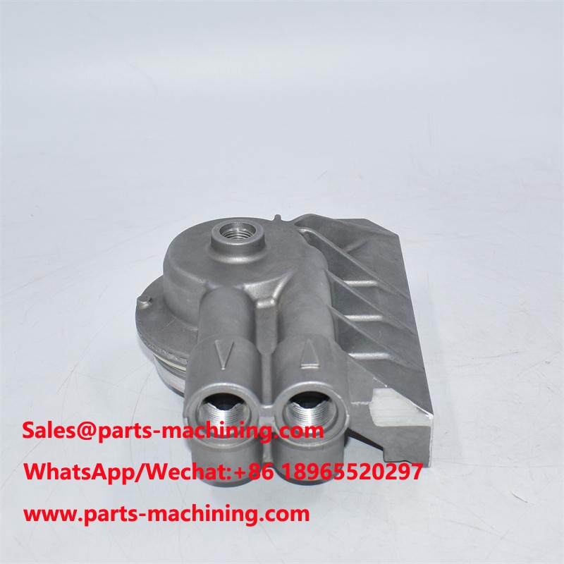 RE504563 Oil Filter Head